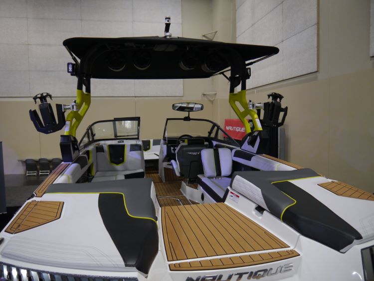 2018 Nautique G-Series Extra Large Bimini