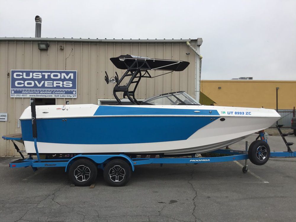 moomba craz bimini top