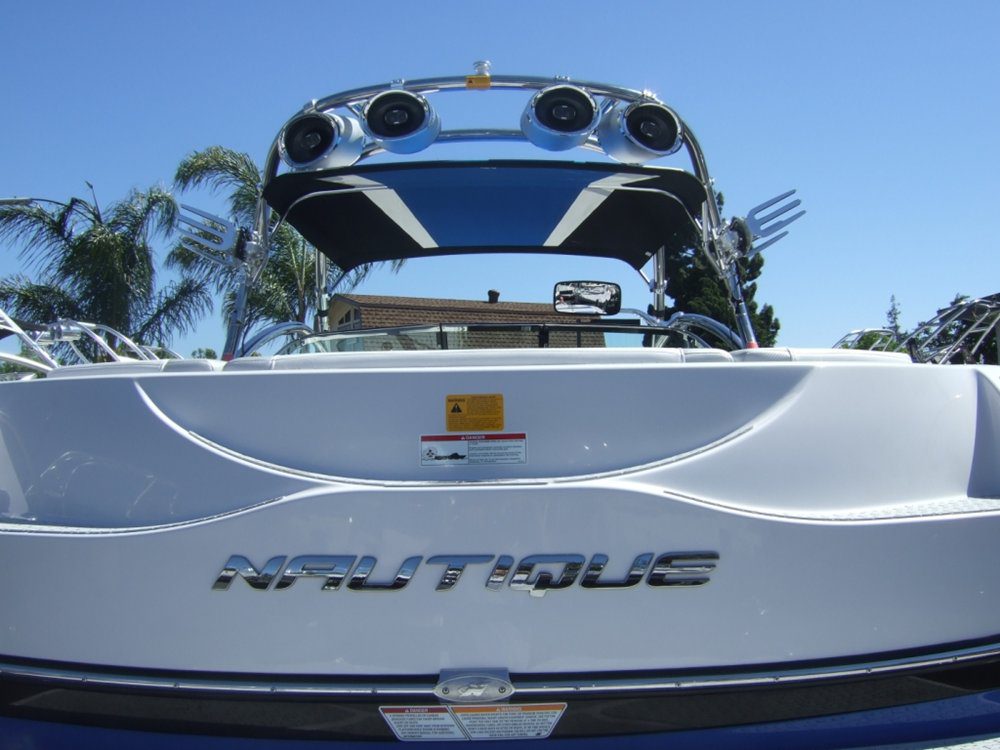 nautique 230 bimini