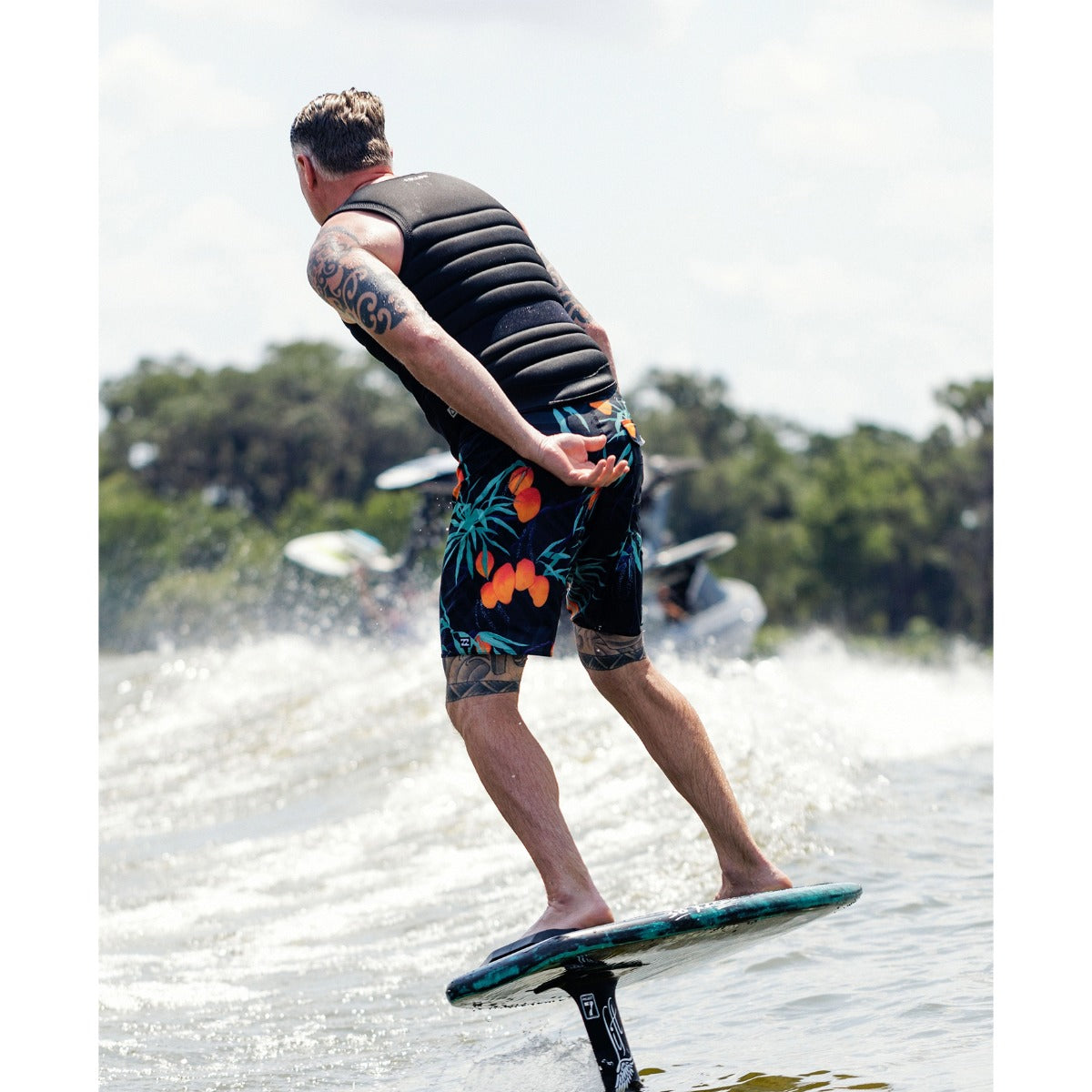 Follow Asset Men's Comp Wake Vest in Black