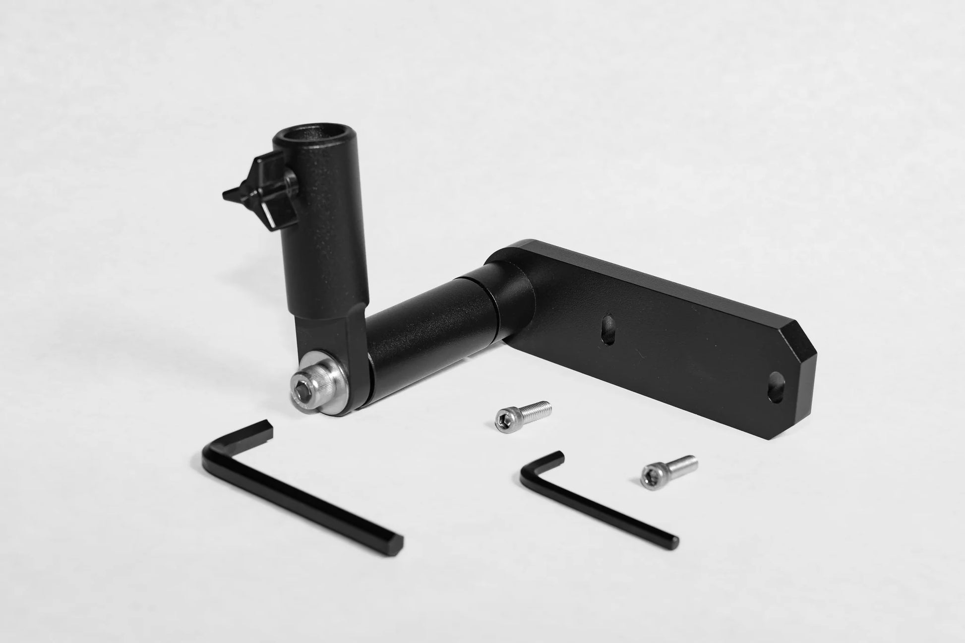 Malibu GX tower flag holder