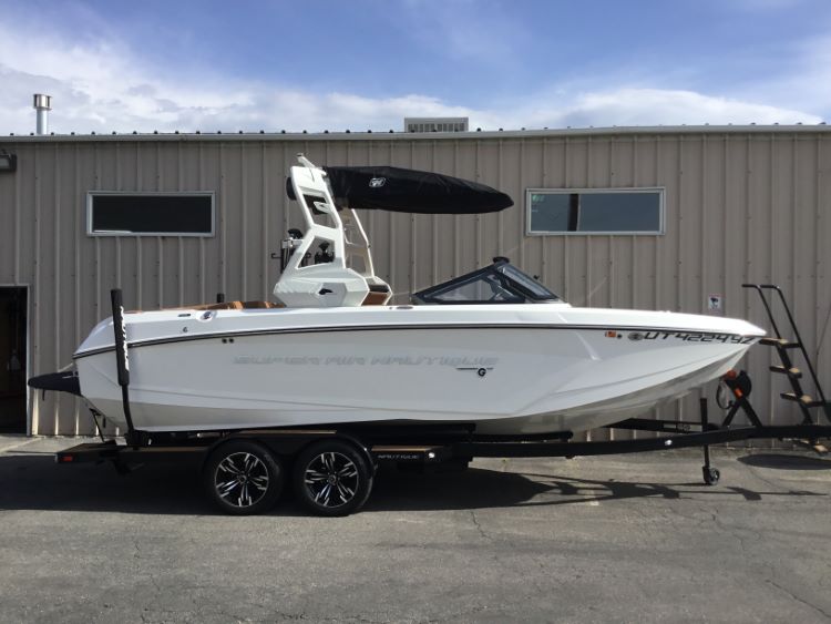 Nautique G23 Actuated with Factory Bimini Double Up Storage Cover