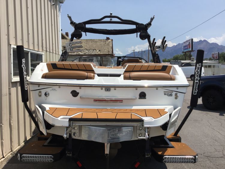 Malibu Wakesetter 23 MXZ with G5 Tower Double Up Storage Cover