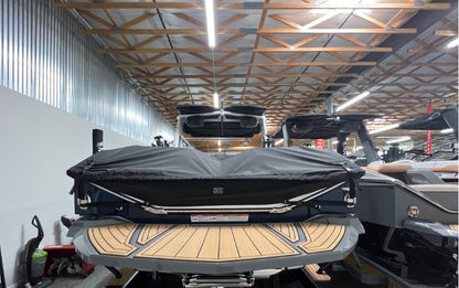 Nautique G25 with Telescoping Tower Cinch Cover