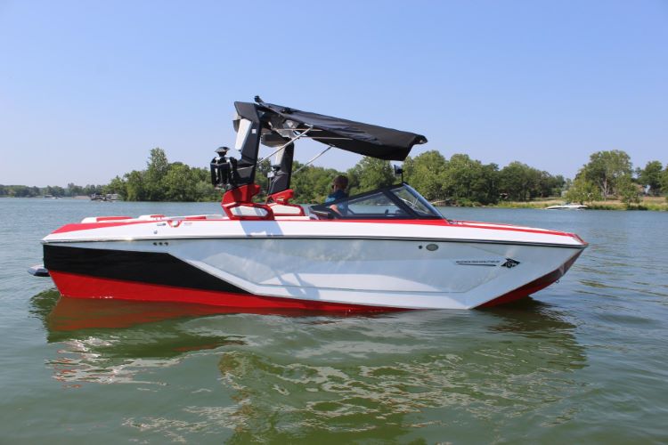 Nautique G23 with Flight Control Tower and Factory Bimini