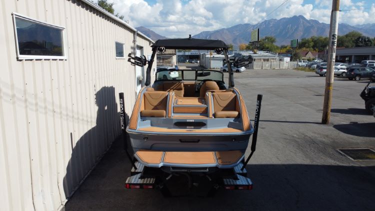 MB Forward Skylon Facing Tower Folding Canopy Top