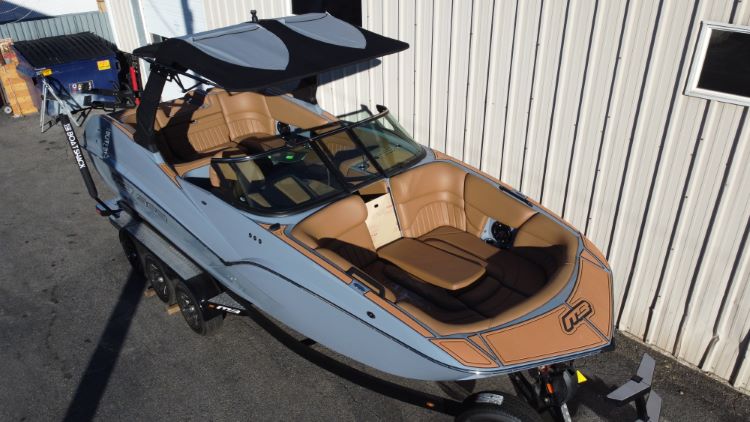 MB Forward Skylon Facing Tower Folding Canopy Top