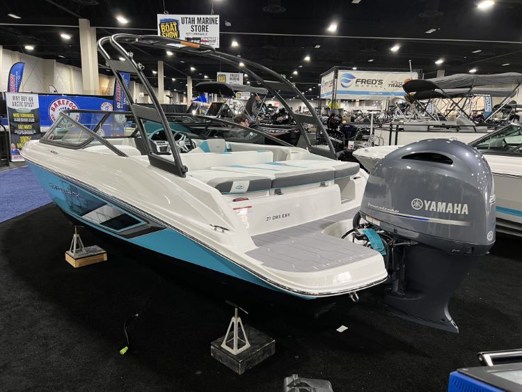 Regal 21 OBX Sport Tower Cinch Cover