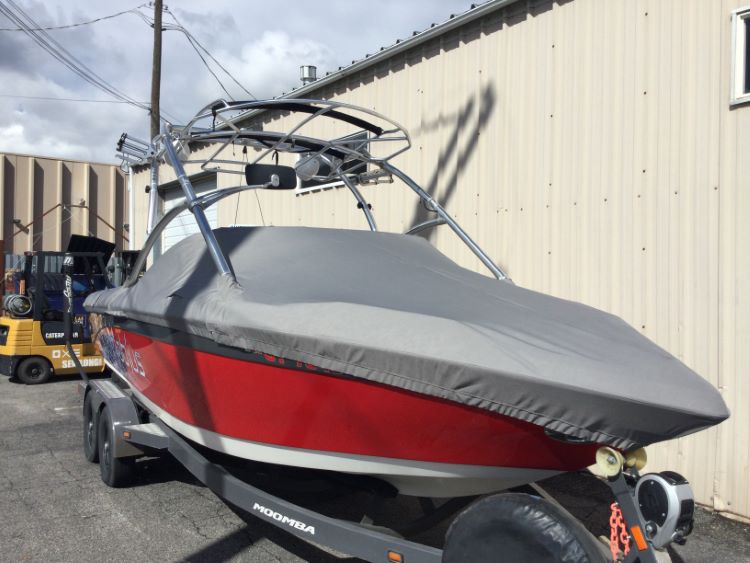 Moomba Mobius XLV with Rad-a-Cage 3 Tower Cinch Cover