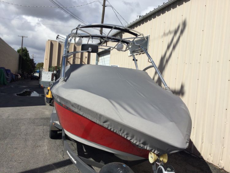 Moomba Mobius XLV with Rad-a-Cage 3 Tower Cinch Cover