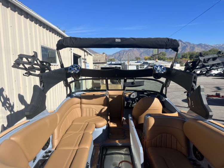 MB Forward Skylon Facing Tower Folding Canopy Top