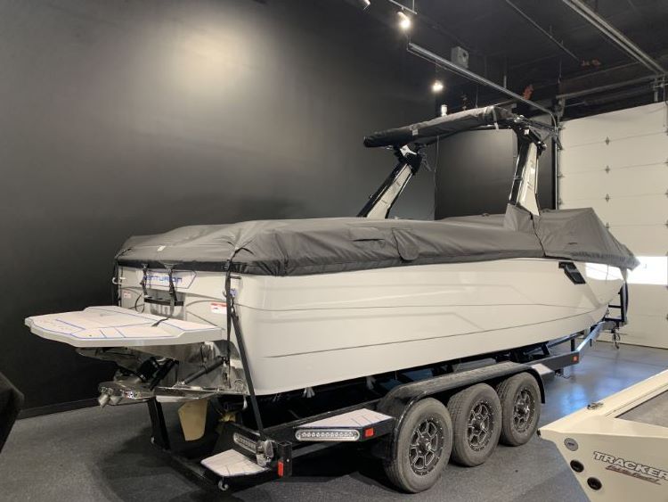 Centurion Ri265 with Drop zone Tower and Vented Windshield