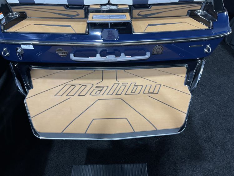 Malibu 21LX no step Swim Platform Cover