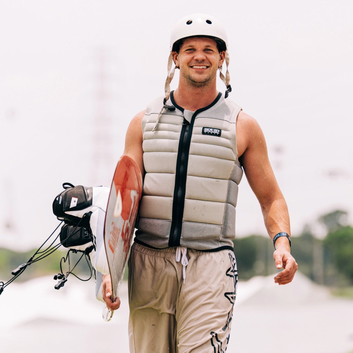 Liquid Force Fuse Comp Wake Vest in Cream