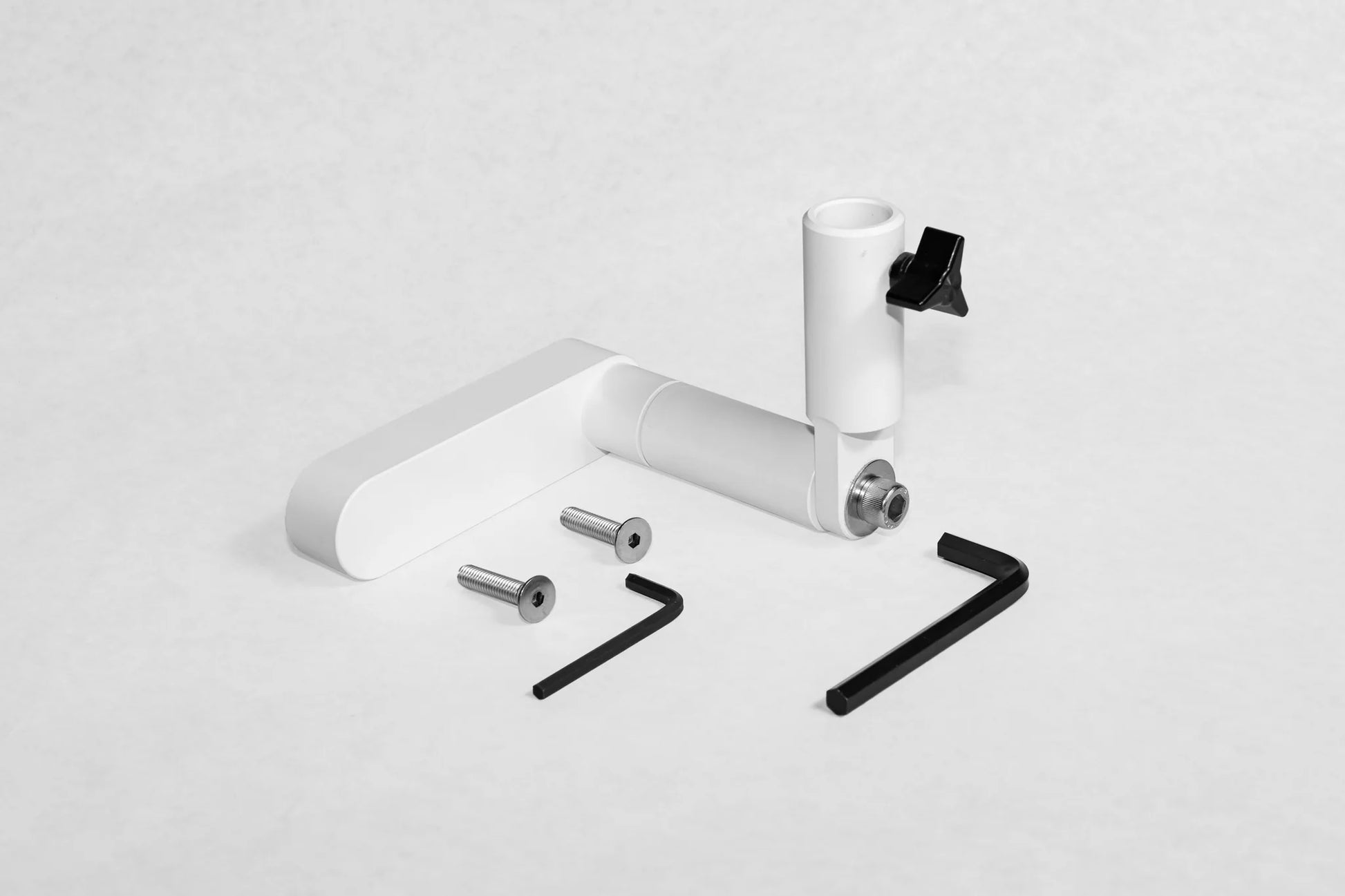 white malibu g5 tower flag mount