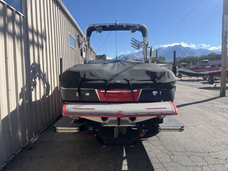 MasterCraft X46 With ZFT4 Tower Cinch Cover