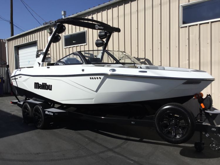 Malibu 23 LSV with G5 Tower Double Up Storage Cover