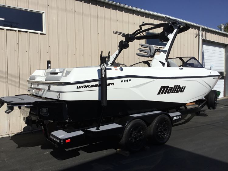 Malibu 23 LSV with G5 Tower Double Up Storage Cover