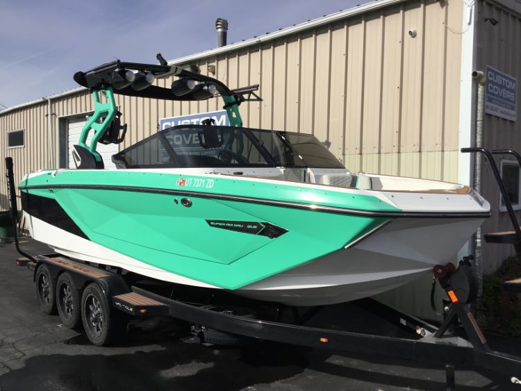 Nautique G23 with FCT G20/21 and FCT Bimini Double Up Storage Cover