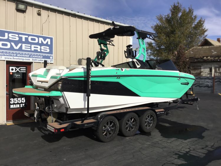 Nautique G23 with FCT G20/21 and FCT Bimini Double Up Storage Cover