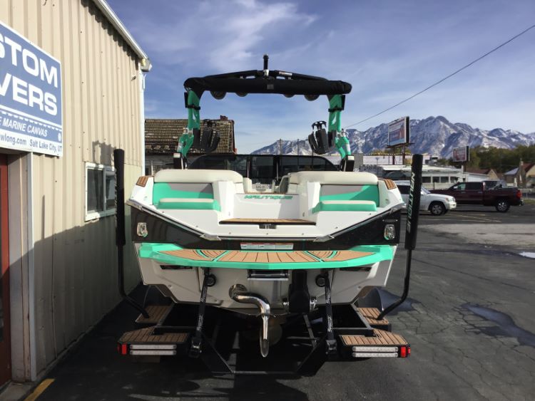 Nautique G23 with FCT G20/21 and FCT Bimini Double Up Storage Cover