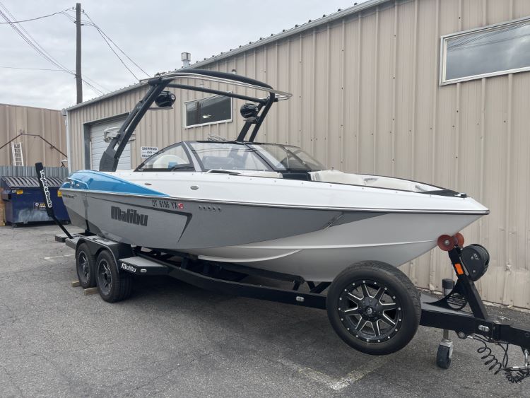 Malibu 23 LSV with G3.5 Tower and Factory Bimini Double Up Storage Cover