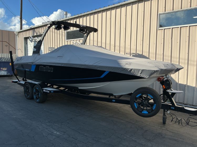 Malibu 24 MXZ Cinch Cover