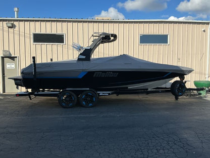 2017 Malibu 24 MXZ Wakesetter cinch cover with G4 Tower