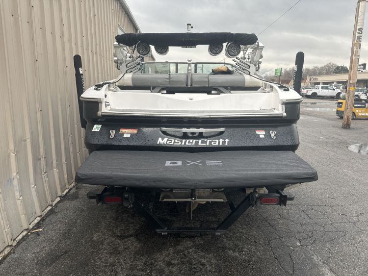 MasterCraft X35 with ZFT5 Tower and factory bimini TD Ratchet Cover