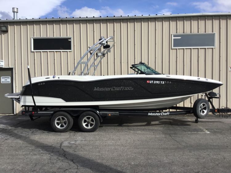 MasterCraft NXT 22 With Fwd Arch tower Cinch Cover