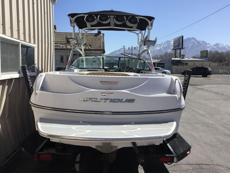 Nautique Air 210 with FCT 2.5 Tower Folding Canopy Top