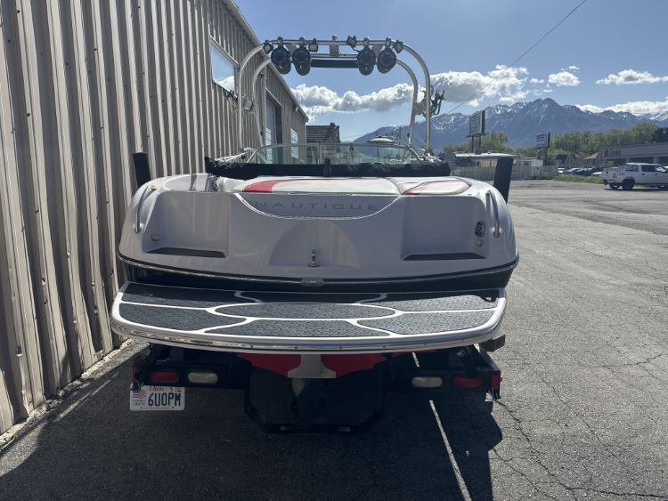 Nautique Air SV211 with FCT 211 Tower Cinch Cover
