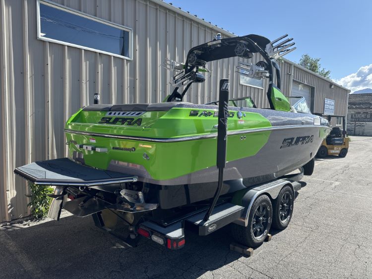 Supra SA With Roswell Pro Edge Tower and Factory bimini Double Up Storage Cover