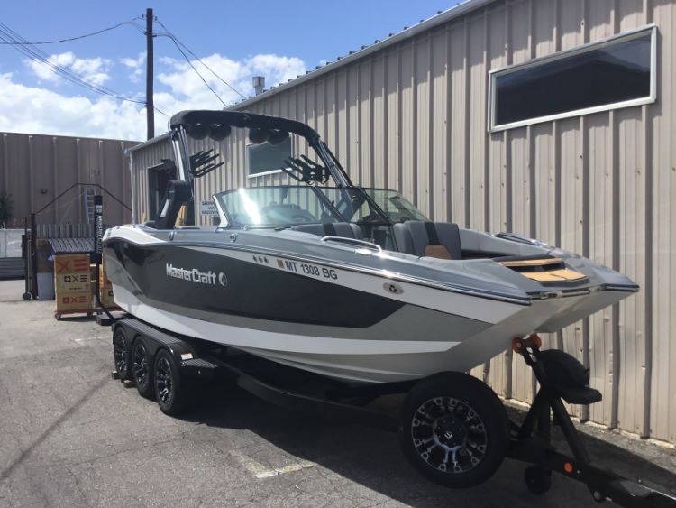 MasterCraft X24 with ZFT8 - ZFT10 tower and factory bimini Double Up Storage Cover