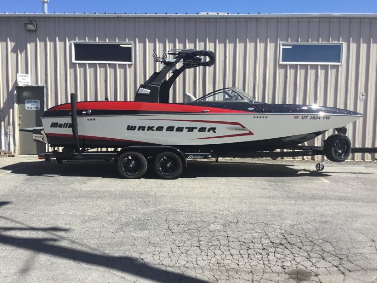 Malibu 24 MXZ With G4 Tower Cinch Cover