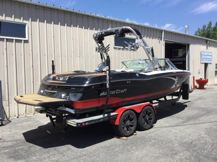 MasterCraft X30 with ZFT4 Tower Double Up Storage Cover