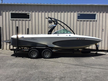 Centurion Avalanche With Evo2 tower and no bimini Double Up Storage Cover