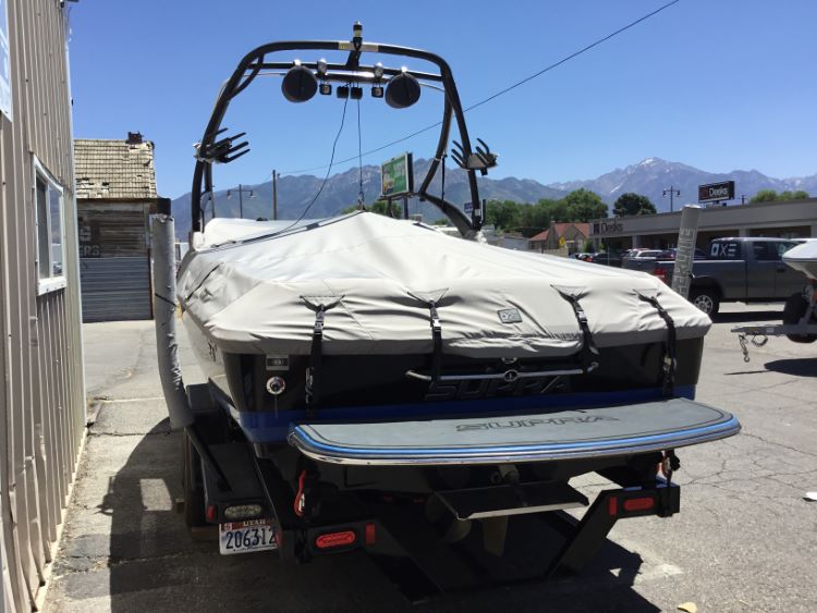 Supra 242 Launch with Progressive Tower Cinch Cover
