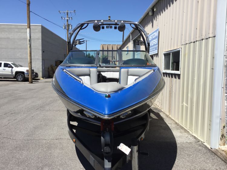 Supra 242 Launch with Progressive Tower Cinch Cover