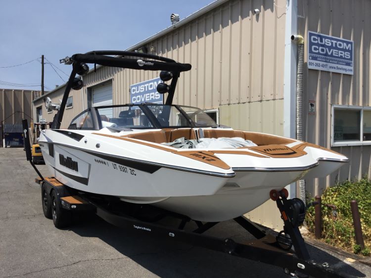 Malibu Wakesetter 23 MXZ with G5 Tower Double Up Storage Cover