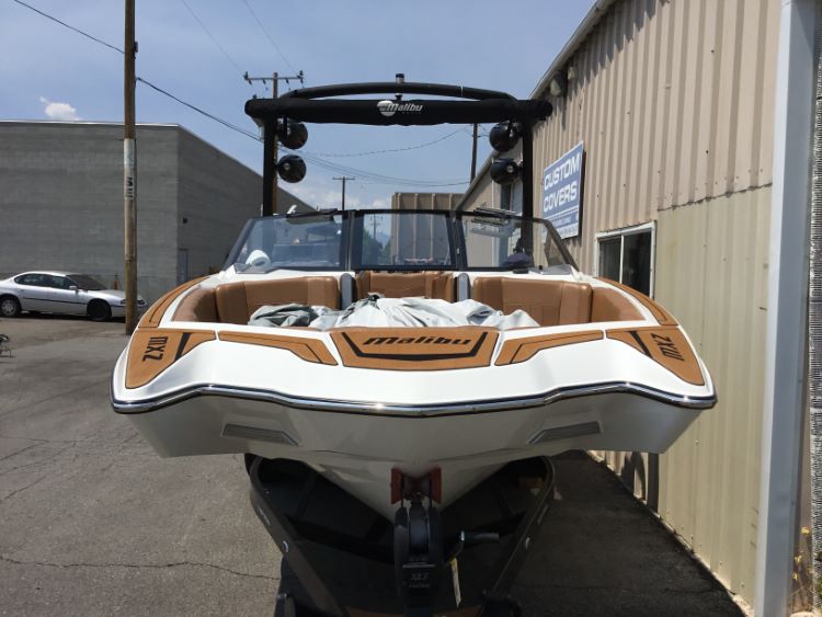 Malibu Wakesetter 23 MXZ with G5 Tower Double Up Storage Cover