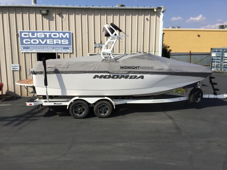 2022 Moomba Max cinch cover with A3 Tower