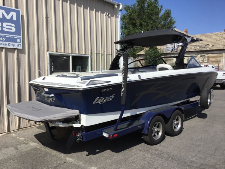 Tige with Alpha Z Tower Folding Canopy Top