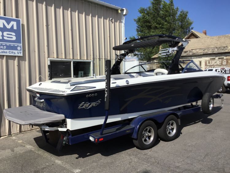 Tige with Alpha Z Tower Folding Canopy Top