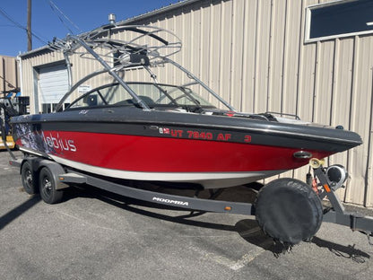 Moomba Mobius XLV with Rad-a-Cage 3 Tower Cinch Cover