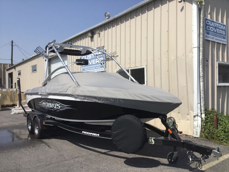 Moomba LSV Mobius with Rat-A-Cage Gen3 Tower Cinch Cover