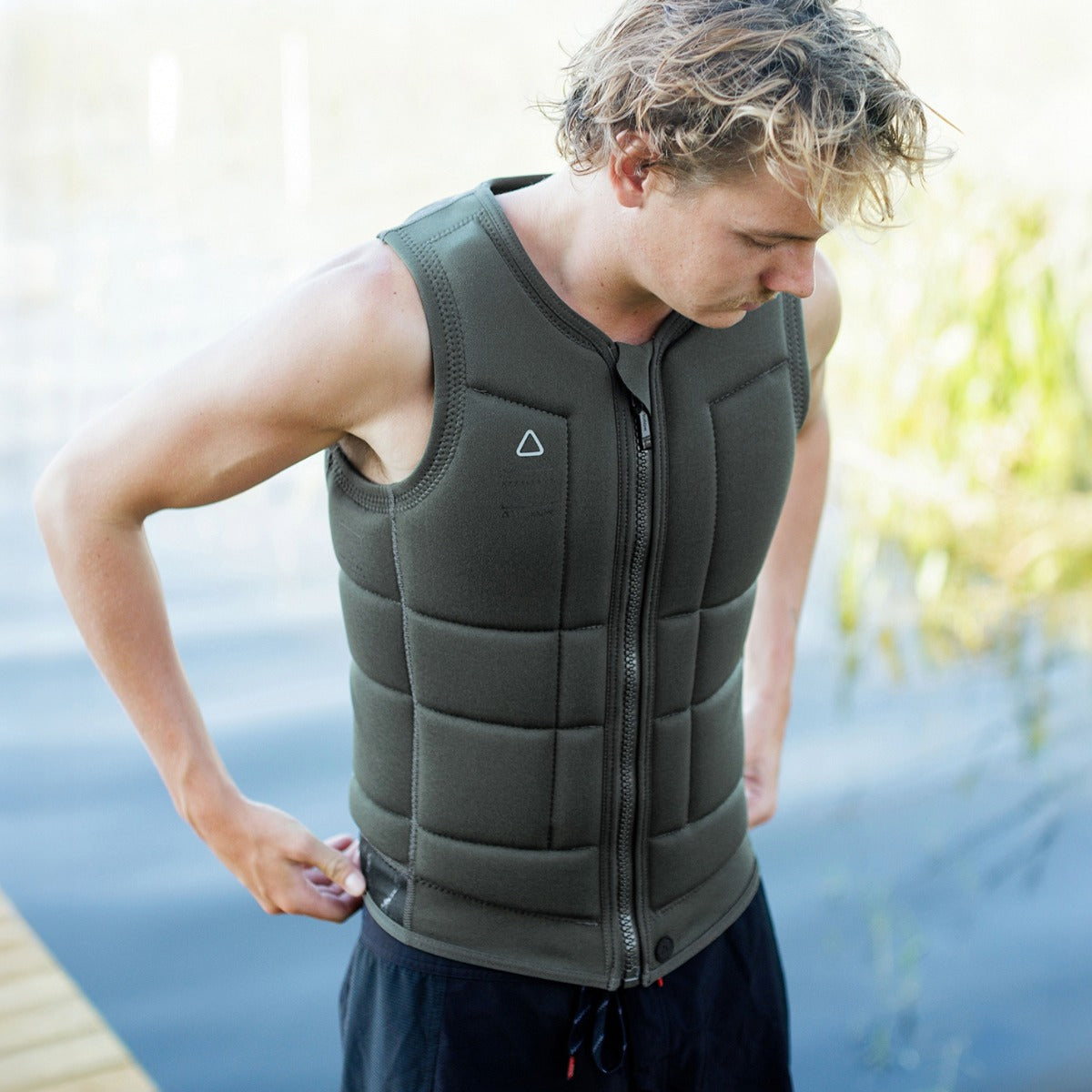 Follow Affiliate Men's Comp Wake Vest in Olive