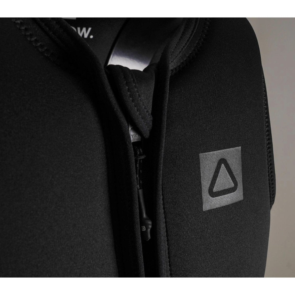 Follow Corp Mens Comp Wake Vest in Black