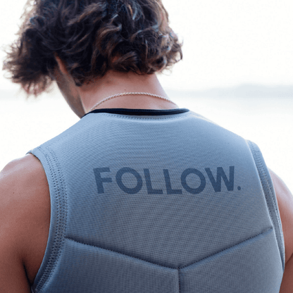 Follow Section Comp Wake Vest in Stone