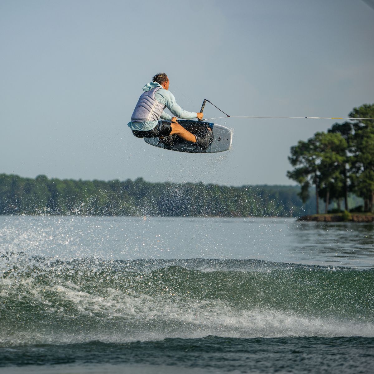 Hyperlite Motive Wakeboard 2025